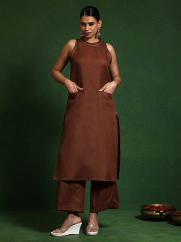 Varanga Women Round Neck Sleeveless Kurta with Trouser